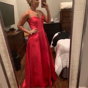 Elegant Deep Pink Strapless Evening Gown